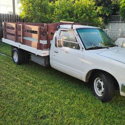 1980 Datsun/Nissan flatbed truck