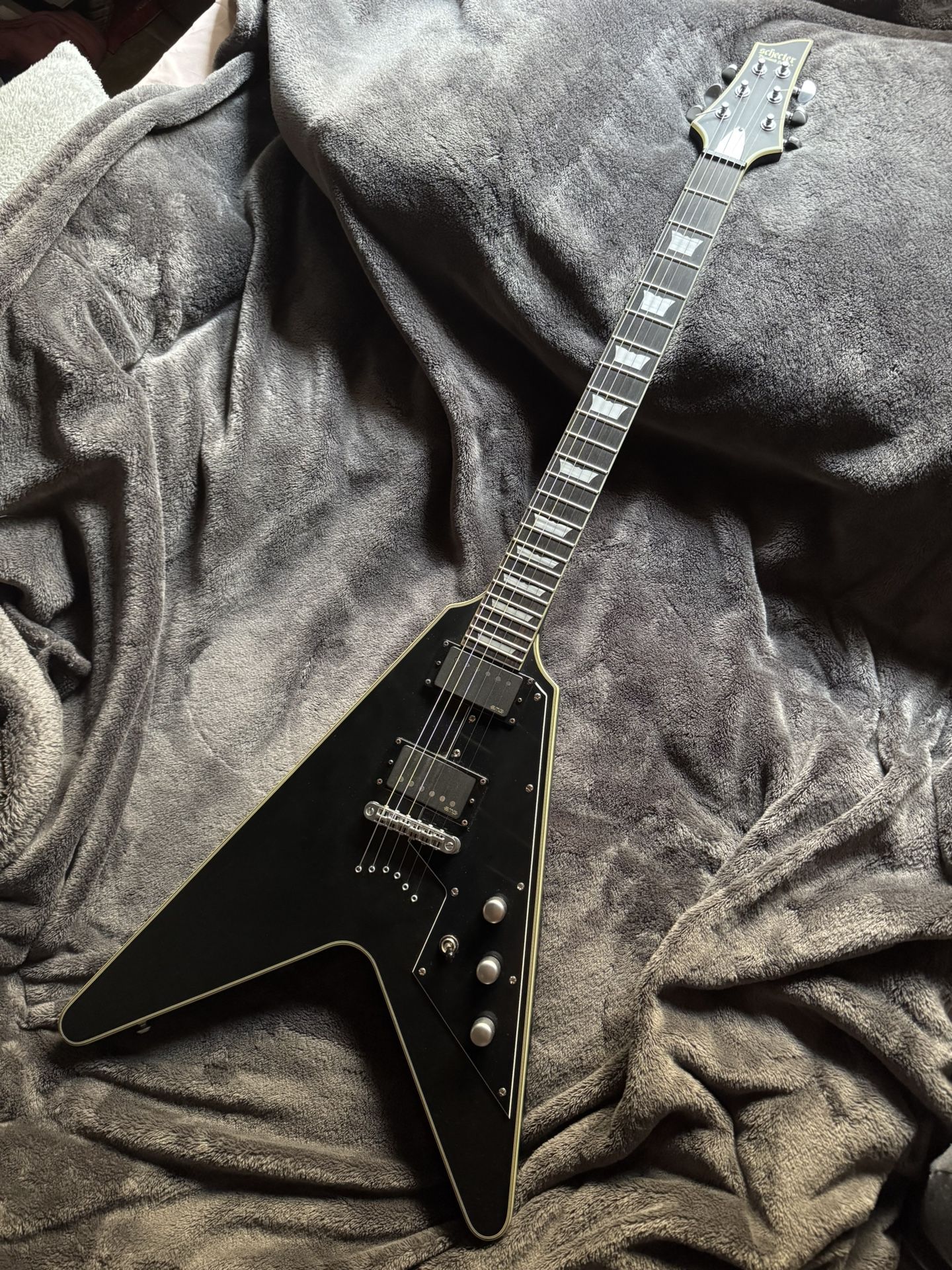 Schecter V-1 Platinum
