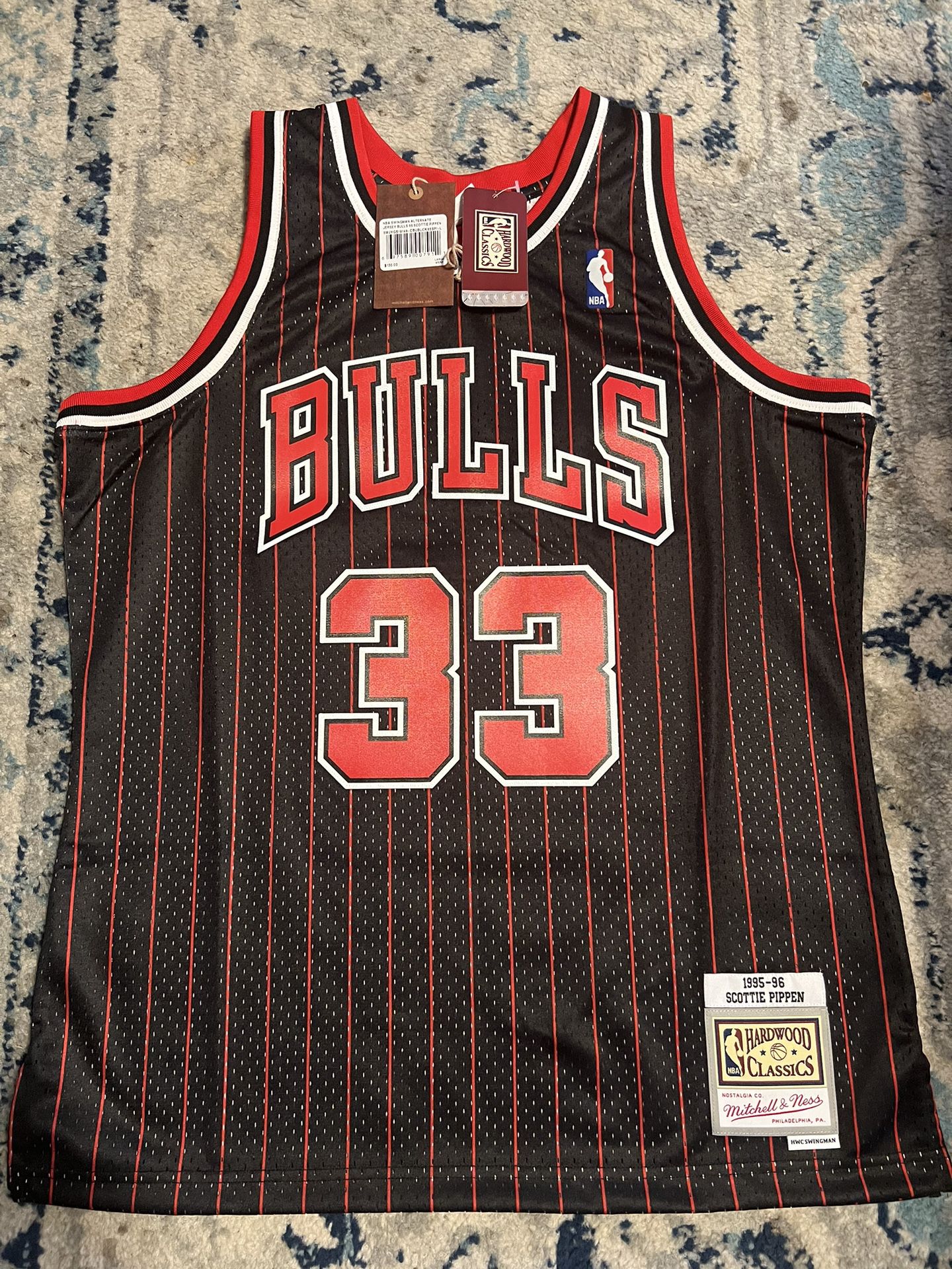Scottie Pippen Chicago Bulls Red Mitchell & Ness NBA Swingman Basketball  Jersey (Size Large)