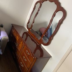 Cherry Wood Dresser Set With Mirror