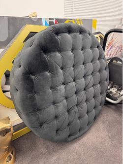 Round Tufted Ottoman