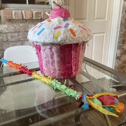 Cupcake Piñata 