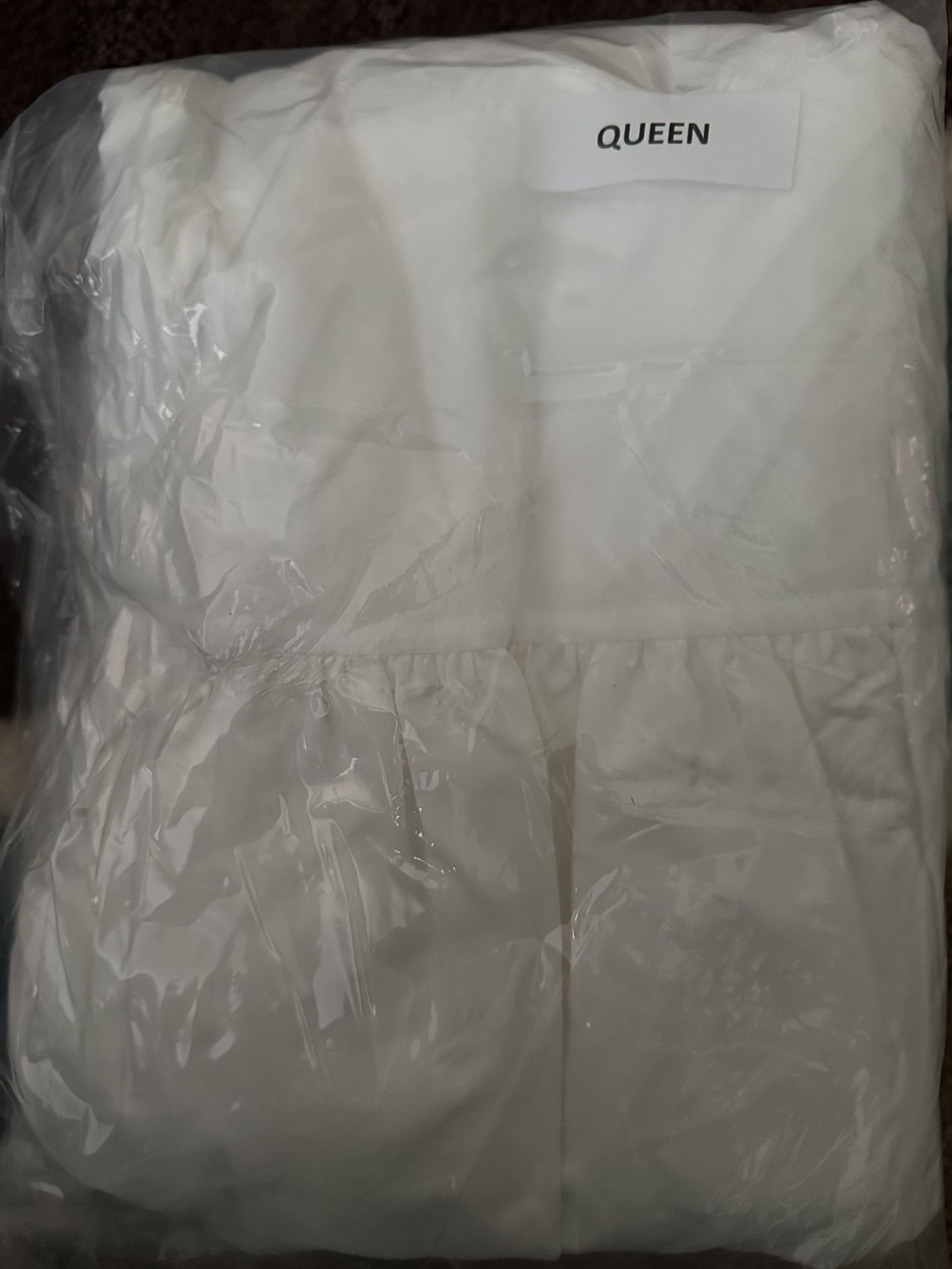 Queen Size White Ruffled Bed Skirt