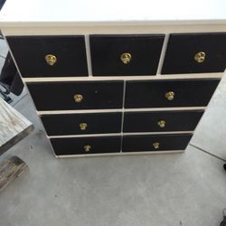 Nice Dresser 9 Drawers 