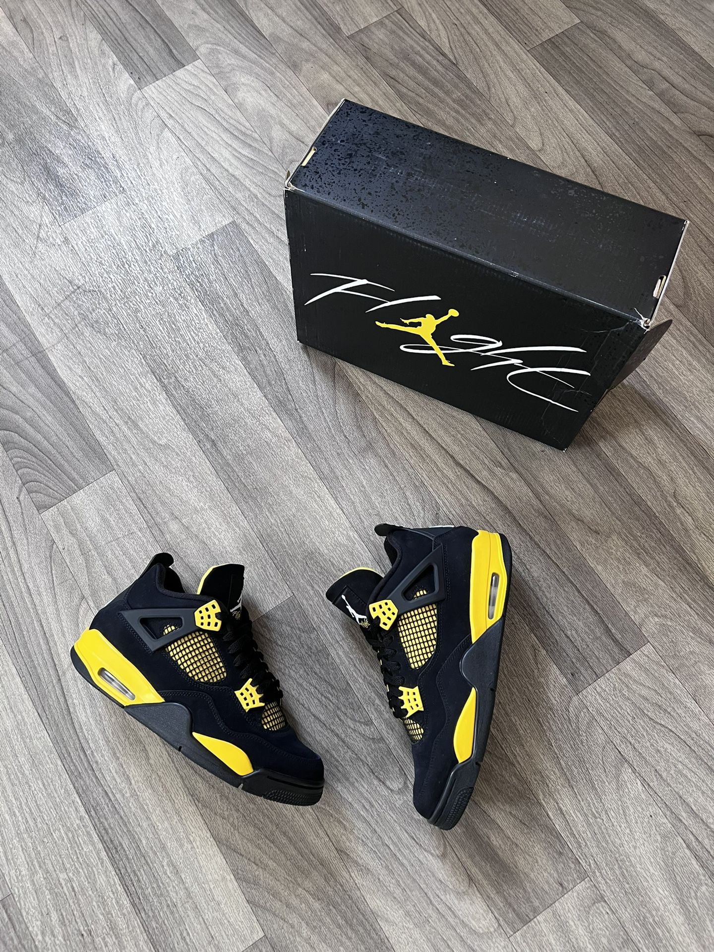 Air Jordan 4 “Thunder”