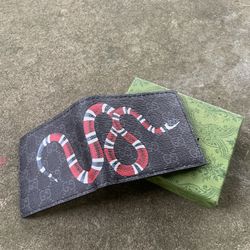 GUCCI SNAKE WALLET