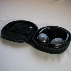 Audio-Technica ATH-ANC9 QuietPoint Active Noise-Canceling Wired Headphones