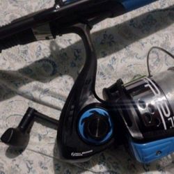 South Bend R2F Just Add Bait Saltwater Fishing Rod & Reel Spinning Combo w/ Tackle Kit, 7'