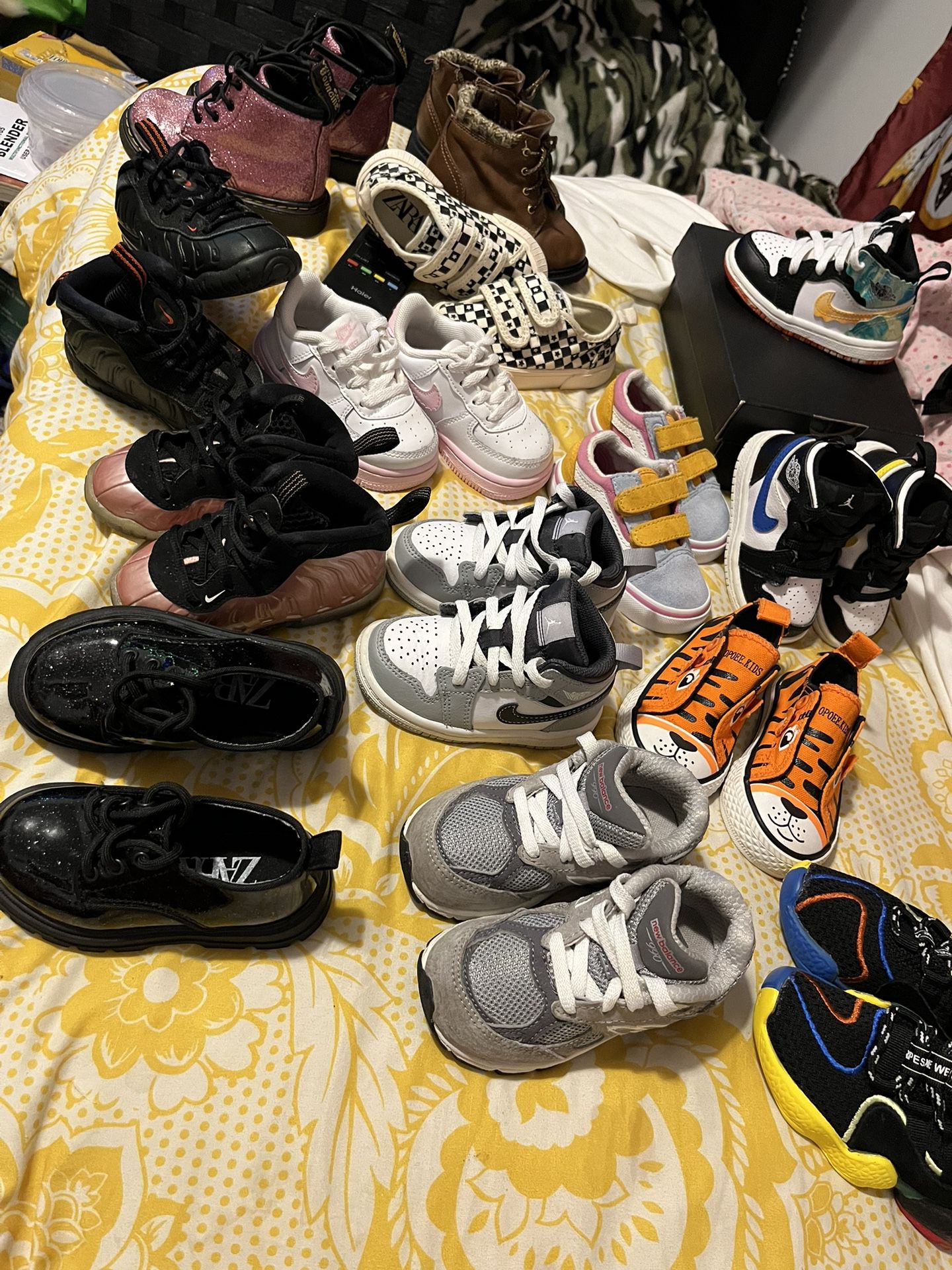 All size 5c Little kids  jordans, Nikes, Zara, New Balance, etc) All in New Condition!! most worn once (They are, look in the Description 👇🏽👇🏽all 