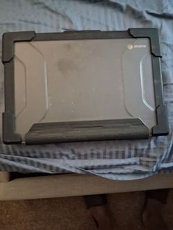 Chrome laptop top.  Works great  good for kids