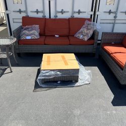 5 Seater With A Ottoman And A Side Table
