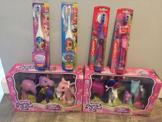 $25 bundle for this kids staff brand new and pick up Gahanna