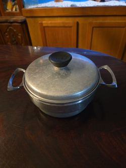Vintage Mirro pot