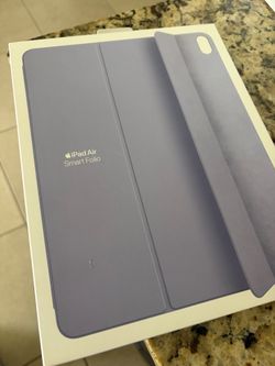 Unopened Smart Folio iPad Air 13