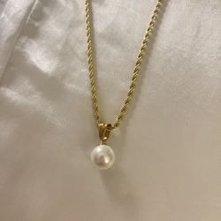 18k Yellow Gold Snake Chain With Mother Of Pearl Pendant 