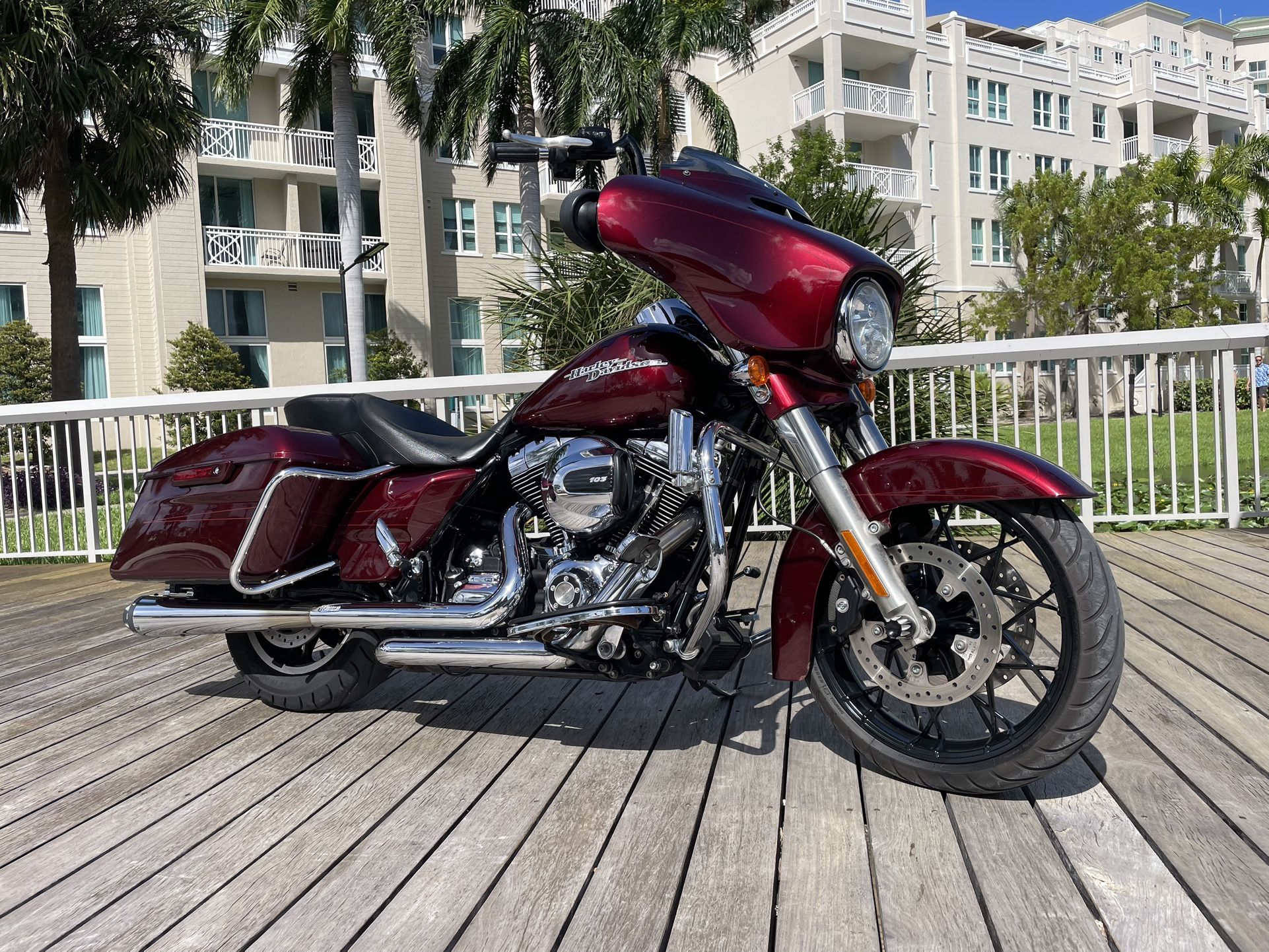 2014 Harley Davidson Street Glide Special Under 19k MLS Exceptional ** Yes Financing **