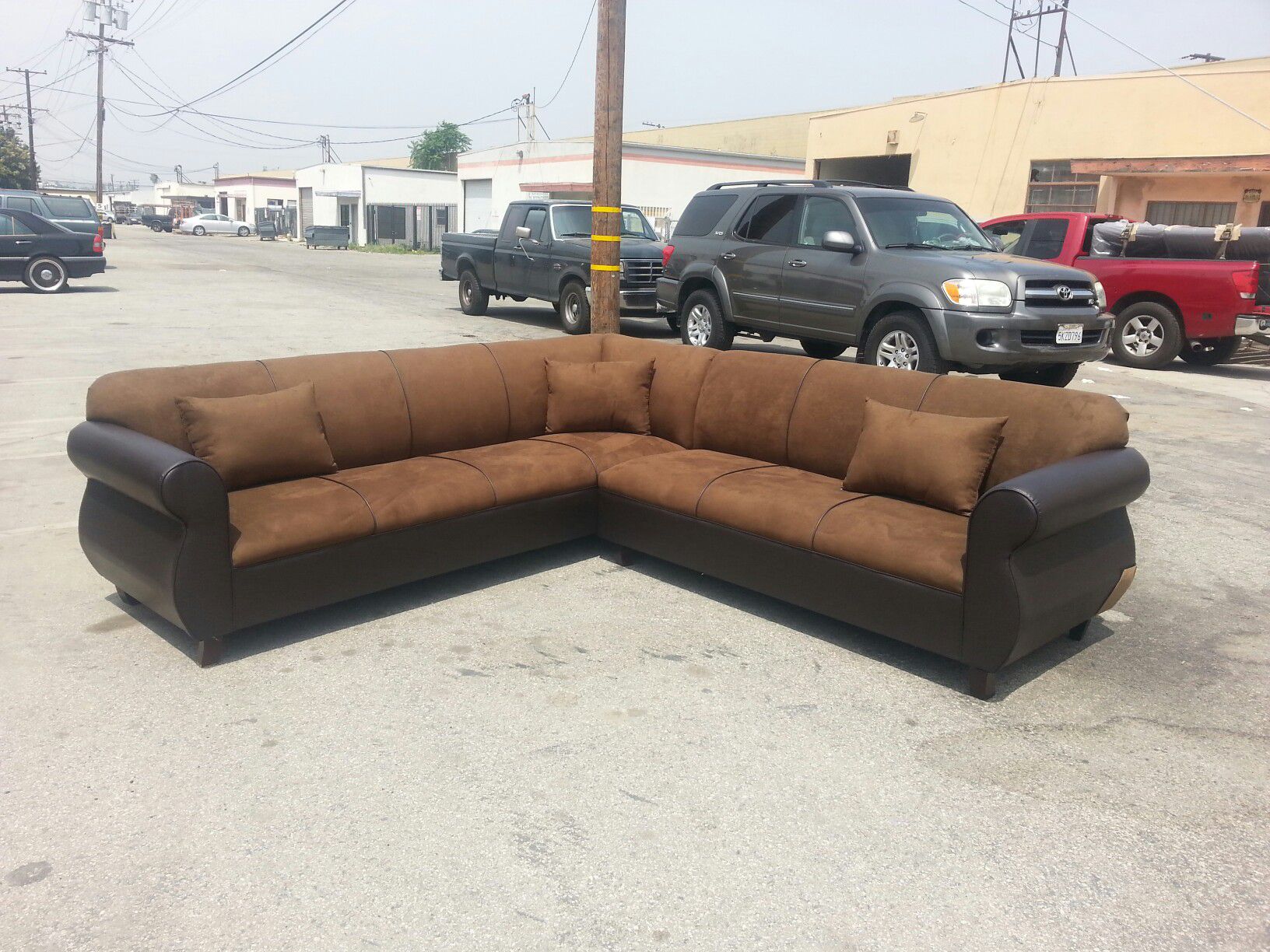 NEW 9X9FT CHOCOLATE MICROFIBER COMBO SECTIONAL COUCHES