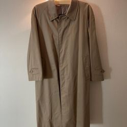 Burberry Men’s Trench coat 