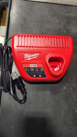 M12 Charger