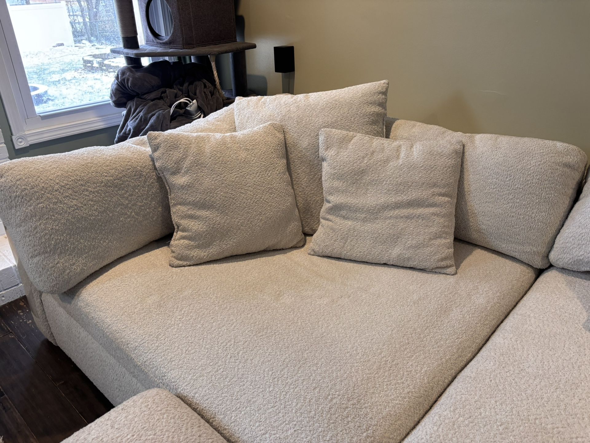 VCF Haven Couch With Ottoman