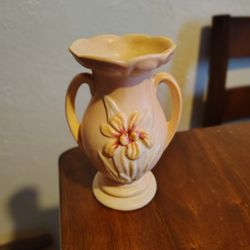 Pre 1950s Hull Pottery Vase Made In America 