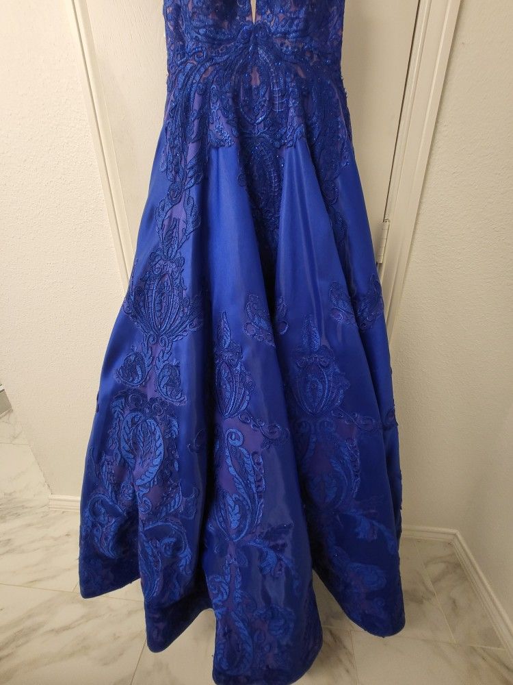 Madeline Gardner Formal Dress (prom, wedding, event) size 4P unaltered