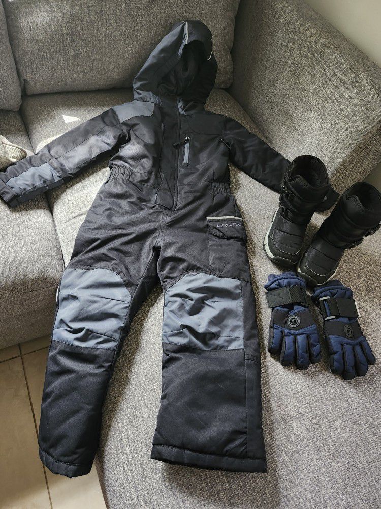 Traje De Nieve Botas Y Guantes  ......snow clothing ,boots and gloves