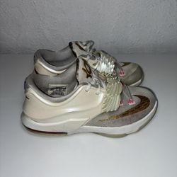 Nike KD VII 7 PRM Aunt Pearl 745407-176 White/Gold Youth/Mens Size 4.5 Womens 6