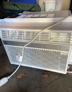 GE 14000 BTU Air Conditioner 