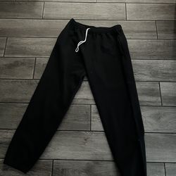 black sweatpants