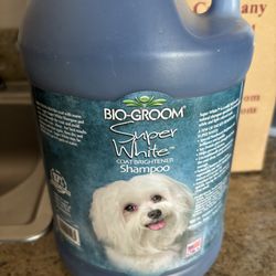 Bio-Groom Super Whitening Dog Shampoo – Whitening Pet Shampoo, Dog Bathing Supplies, Puppy Wash