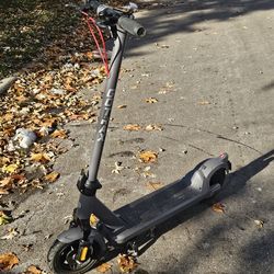 Scooter..GO TRAX G6 Commute Electric Scooter...LIKE NEW