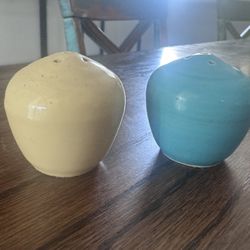 Vintage Pottery Salt And Pepper Shakers