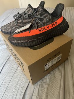 CARBON BELUGAS YZY’S