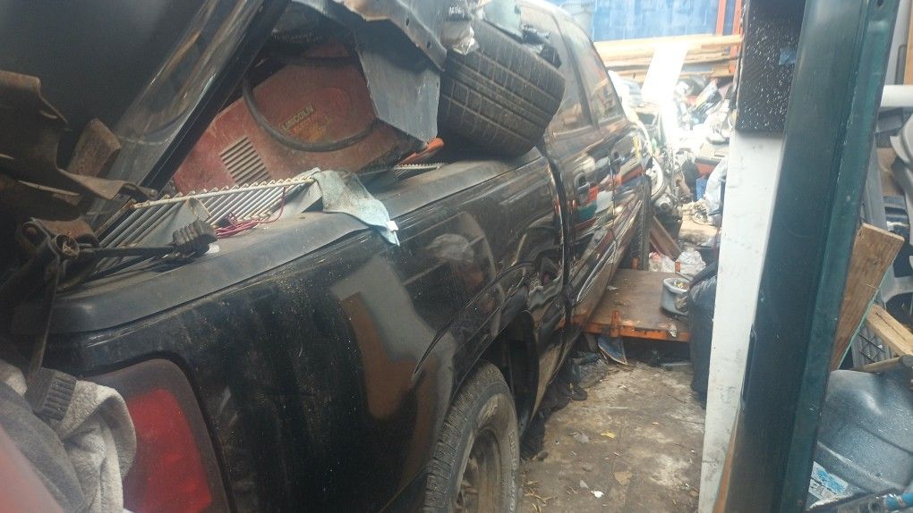 Chevy  And GMC Parts. Let Me Know What You Need I1
