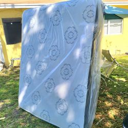 NEW QUEEN MATTRESS AND BOX SPRING -- Also Available In All Sizes.
