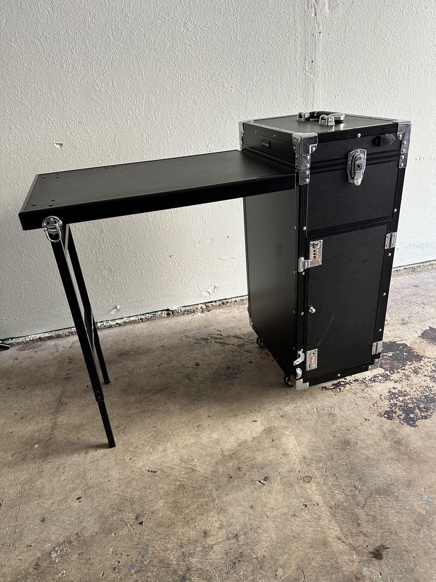 Rolling Cosmetics Storage Container/Desk