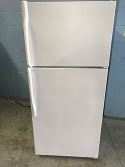 White Whirlpool 14 Cu Ft Refrigerator