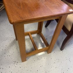 Single Accent Table 