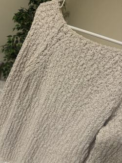 Women's wool sweater size medium brand new