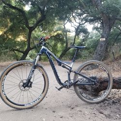 Stumpjumper mountain bike
