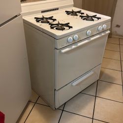 Stove Everything Works. Clean