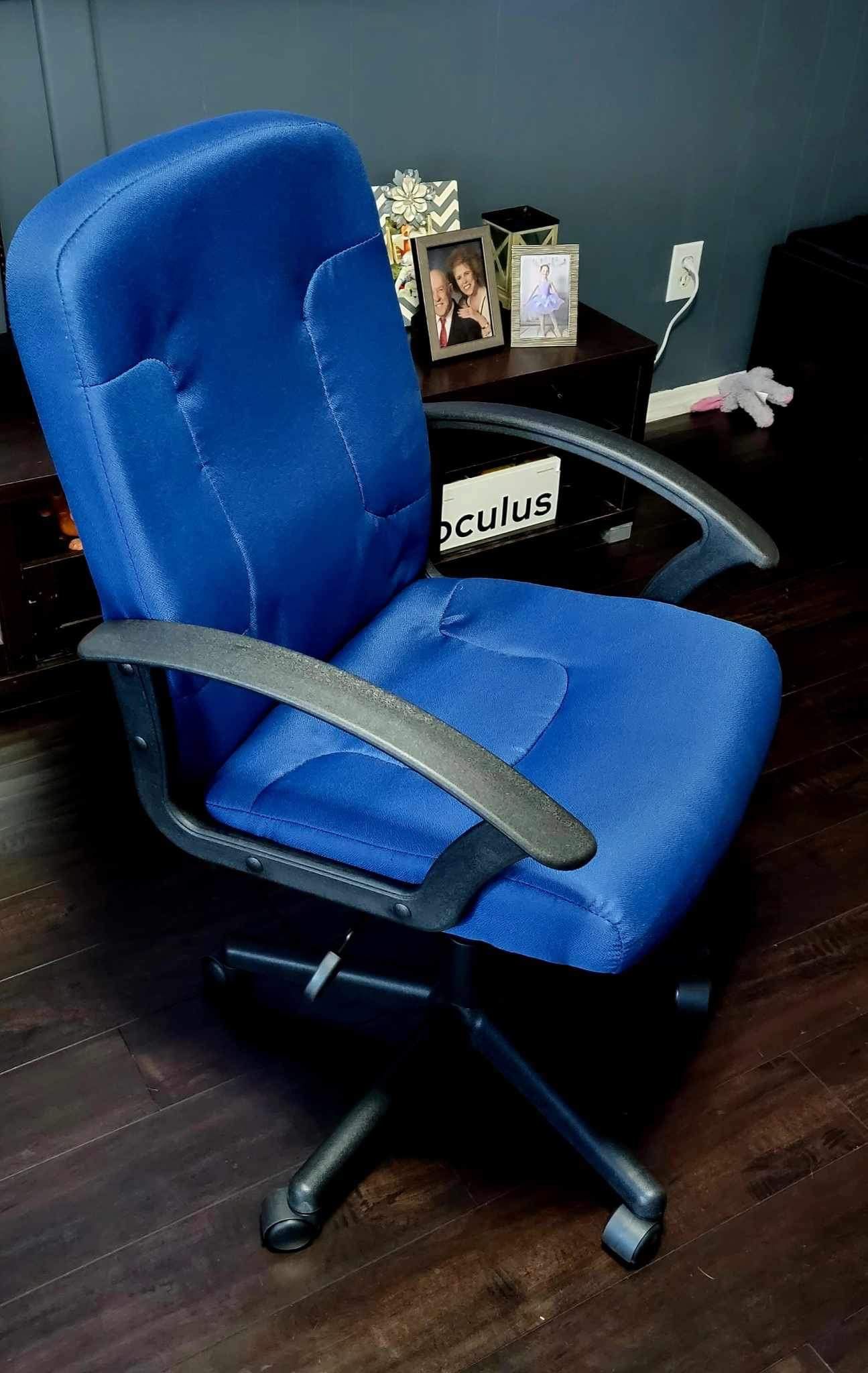Just assembled. Blue office chair for Sale in Carrollton, TX OfferUp