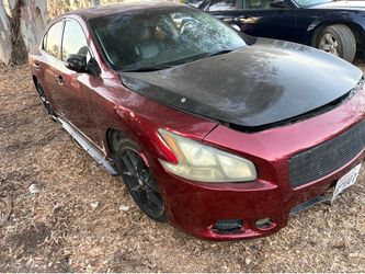 2011 Nissan maxima for parts