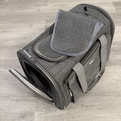 17.5” Brand New Dog Cat Carrier 