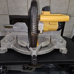 Dewalt 12in. Compound Miter Saw 