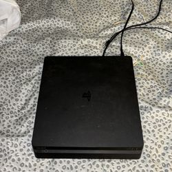 PS4 Slim 