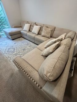 Large U-Shaped Sectional Sofa – Excellent Condition