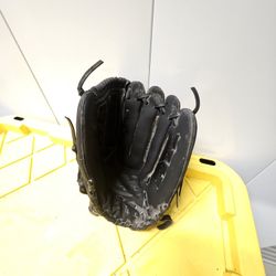 13" Louisville Slugger Glove 