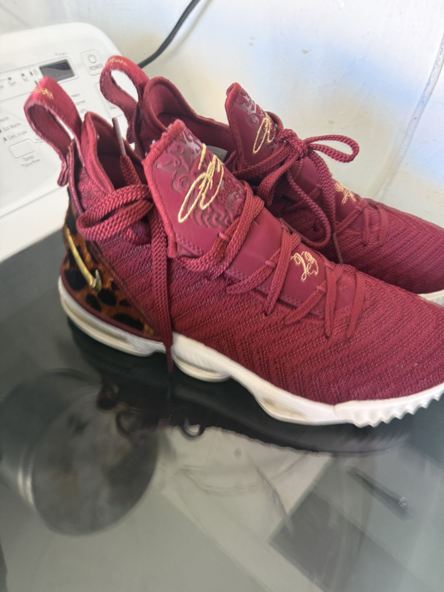 LeBron XVI 7y